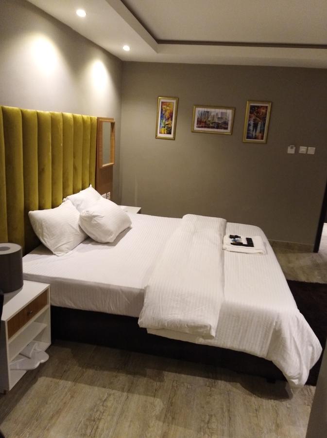 Blackwood Hotel 2*