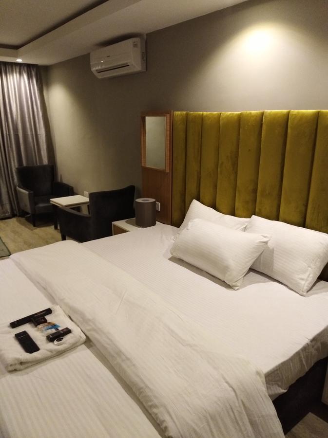 Blackwood 2* Ikeja