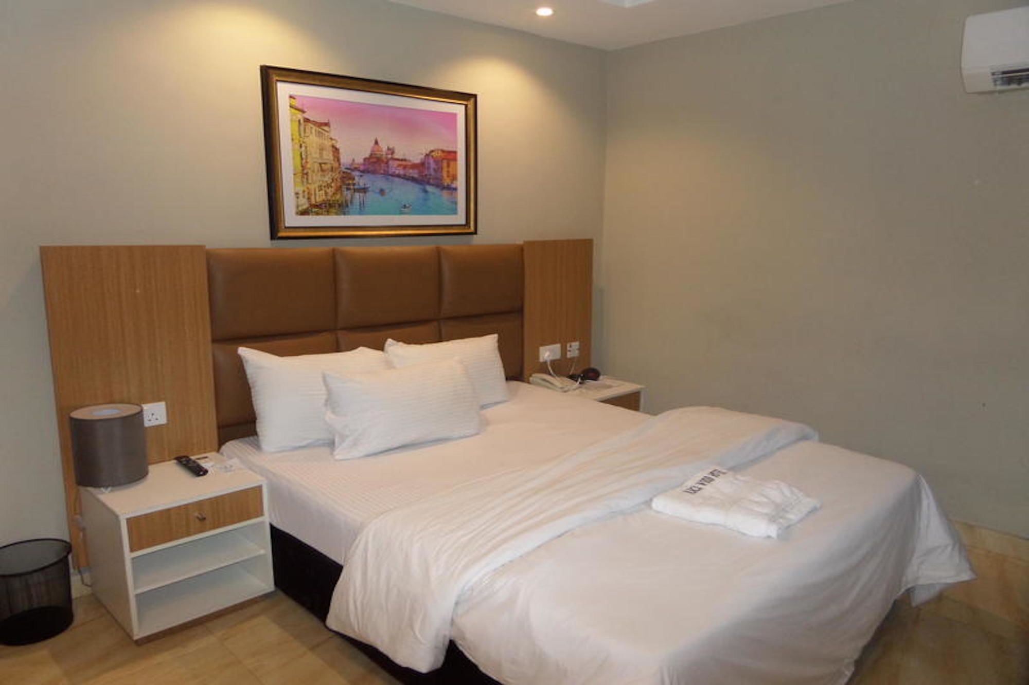 Blackwood 2* Ikeja